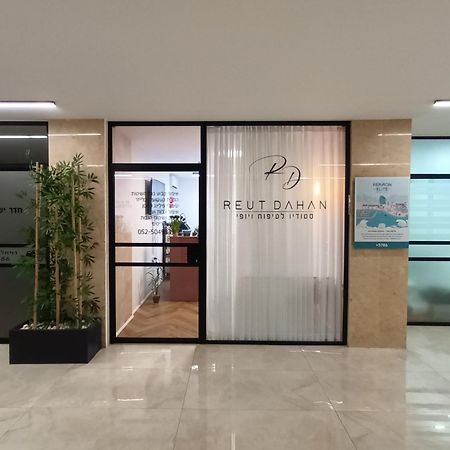 Beach Suite Israel- Best View, Gym, Massage Chair, Low Fee For Off-Site Indoor Pool Spa ביץ סוייט ישראל- נוף ים מאלף, כיסא מסאז, חדר כושר, אפשרות לבריכה מקורה, וספא בתשלום ממש מוזל Ashkelon Exteriör bild